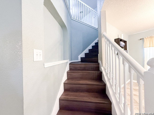 Image 8 of 46 For 718 Barrow Peak