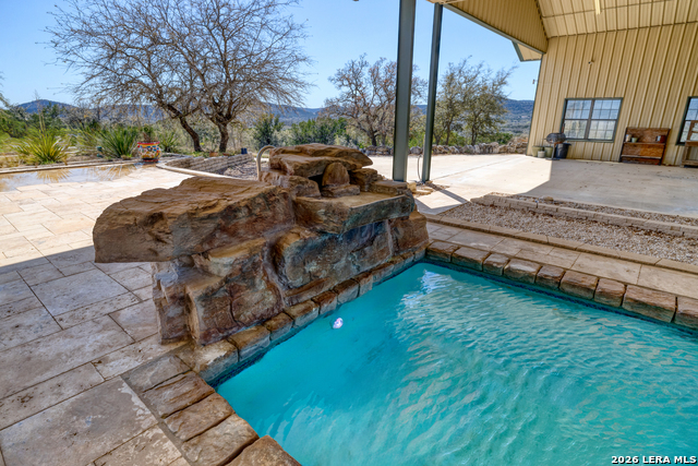 Image 17 of 51 For 190 Fm 2748  