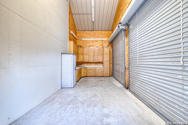 Image 18 of 51 For 190 Fm 2748  