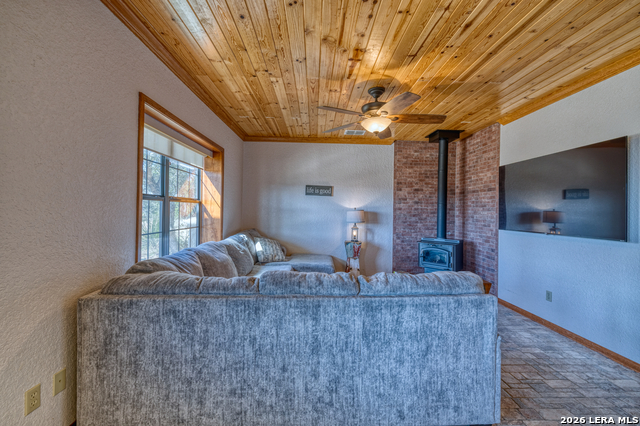 Image 20 of 51 For 190 Fm 2748  