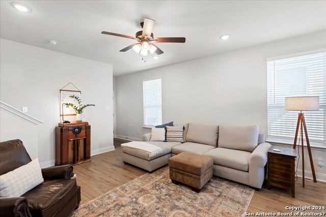 Image 6 of 28 For 13710 Enzo Gate  102