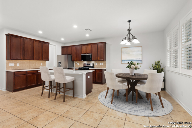 Image 5 of 27 For 4135 Woodbridge Way