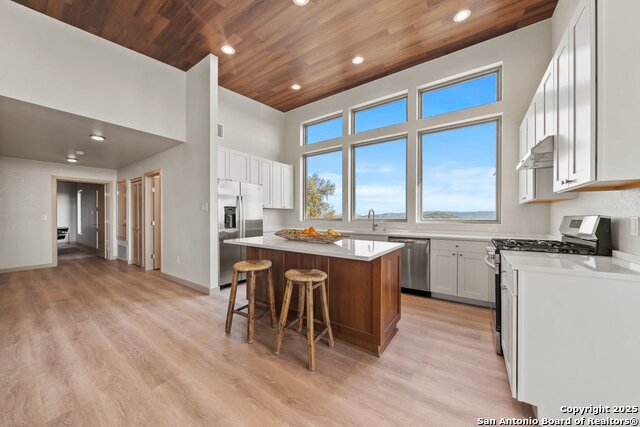 Image 11 of 21 For 301 Vip  