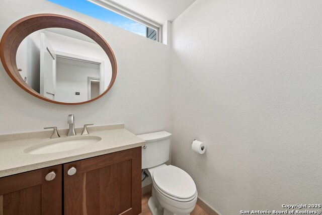 Image 15 of 21 For 301 Vip  