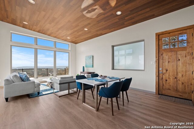 Image 7 of 21 For 301 Vip  