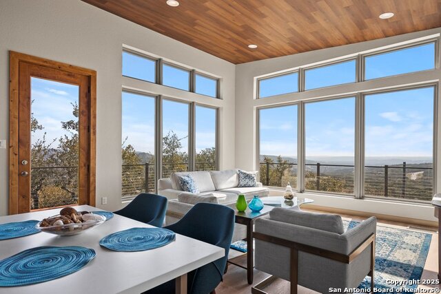 Image 9 of 21 For 301 Vip  