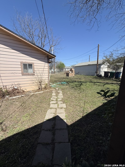 Image 27 of 31 For 327 Lyric  