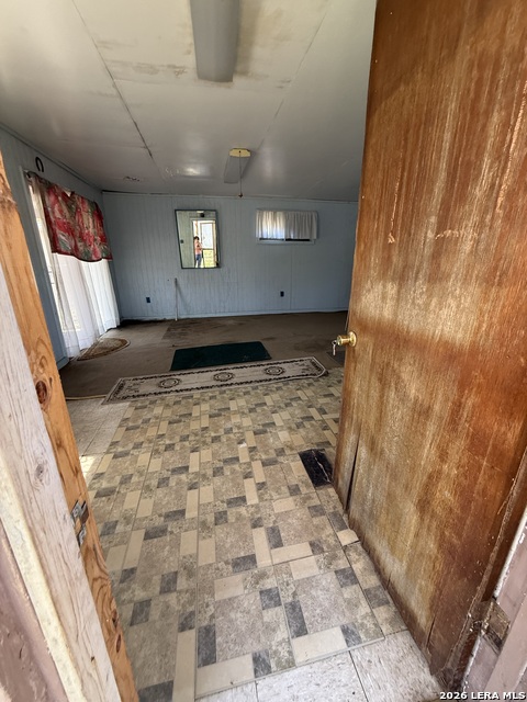 Image 28 of 31 For 327 Lyric  