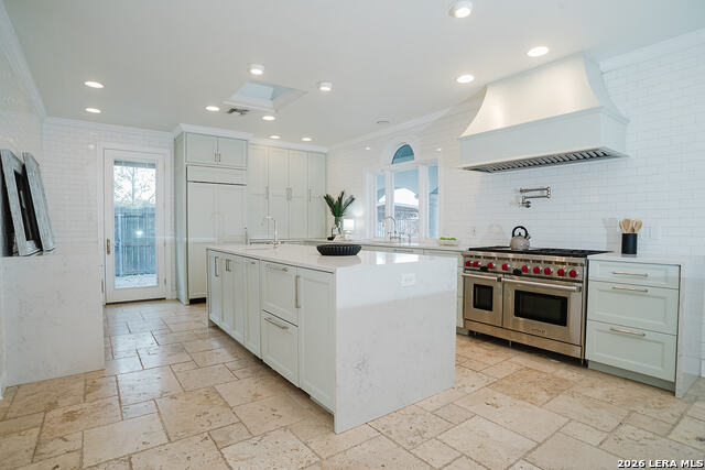 Image 16 of 38 For 850 Lakeview Trl