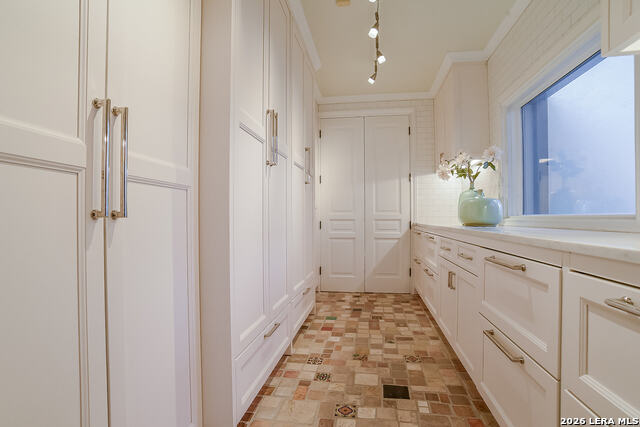 Image 20 of 38 For 850 Lakeview Trl