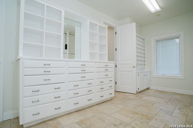Image 23 of 38 For 850 Lakeview Trl