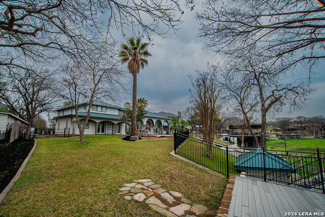Image 36 of 38 For 850 Lakeview Trl