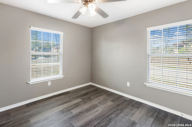 Image 20 of 33 For 939 John Page Dr.