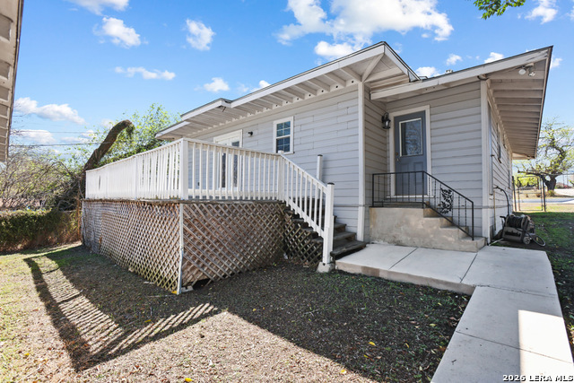 Image 28 of 33 For 939 John Page Dr.