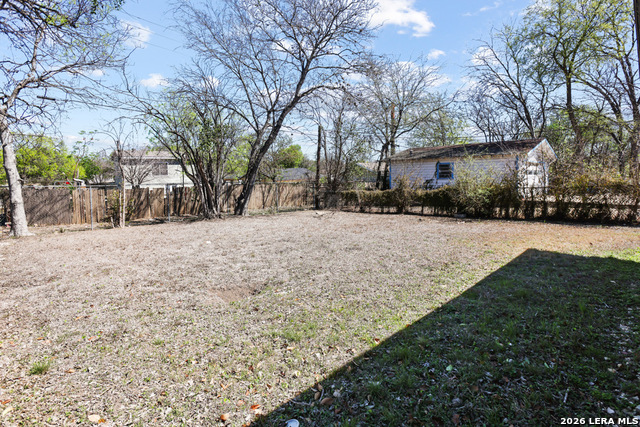 Image 29 of 33 For 939 John Page Dr.