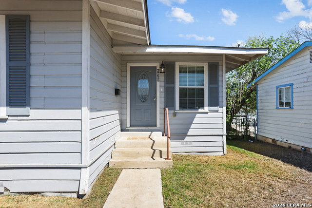 Image 4 of 33 For 939 John Page Dr.