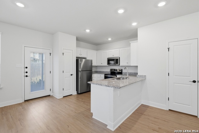 Image 11 of 30 For 13827 Enzo Gate