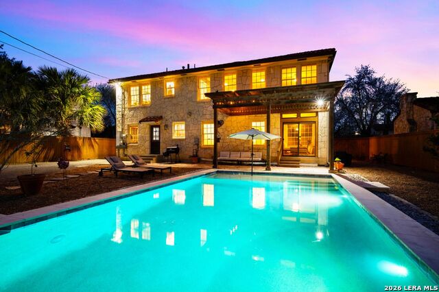 Image 2 of 30 For 218 Mary Louise