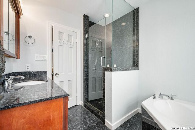 Image 25 of 30 For 218 Mary Louise