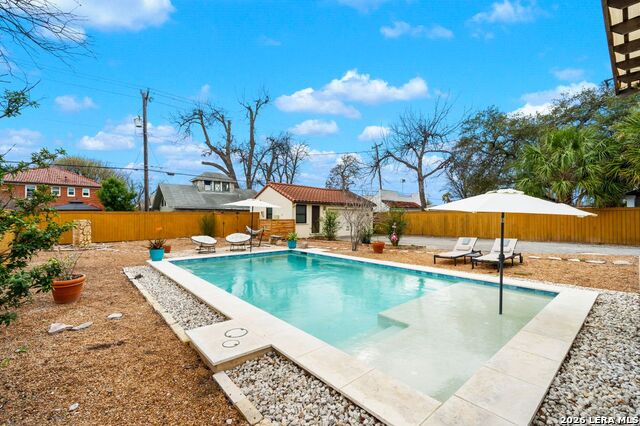 Image 29 of 30 For 218 Mary Louise