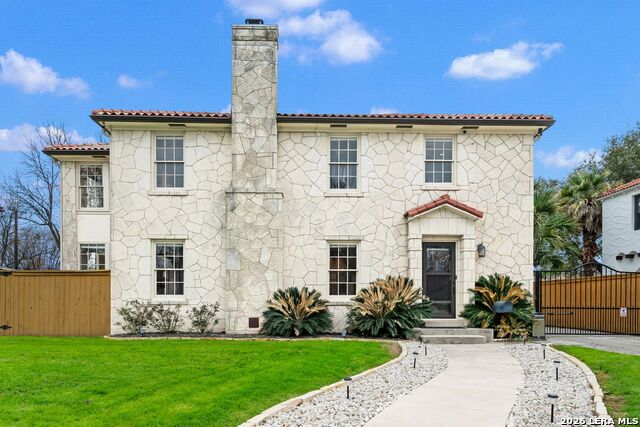 Image 3 of 30 For 218 Mary Louise