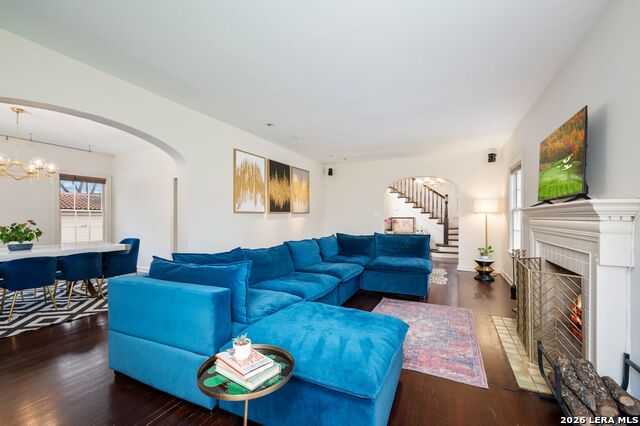 Image 6 of 30 For 218 Mary Louise