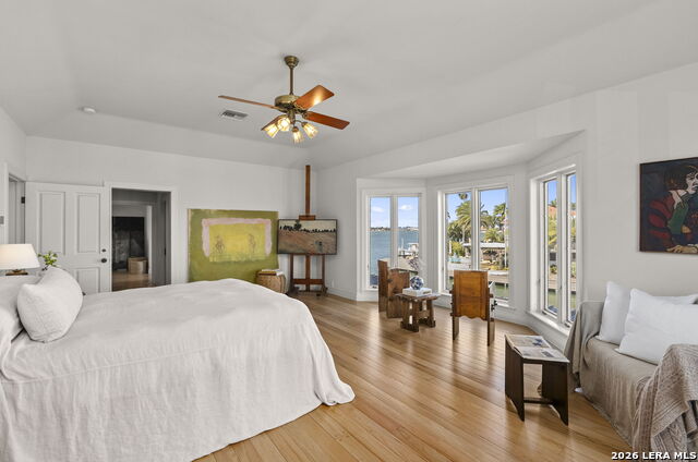 Image 24 of 52 For 25 Bimini  