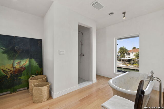 Image 27 of 52 For 25 Bimini  