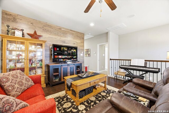 Image 25 of 38 For 13902 Steadtree Pass