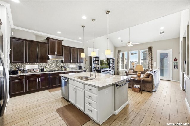 Image 8 of 38 For 13902 Steadtree Pass