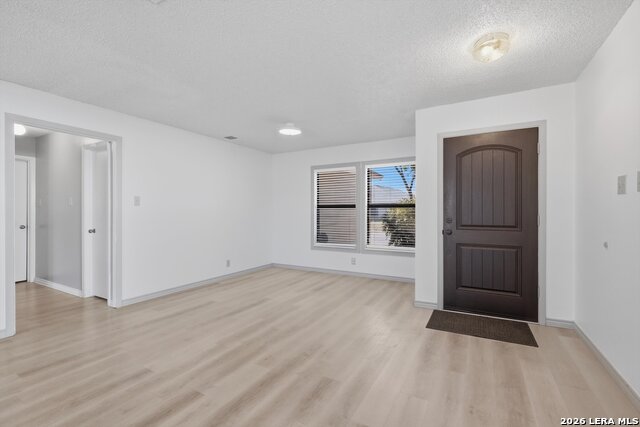 Image 5 of 35 For 9015 Mansfield