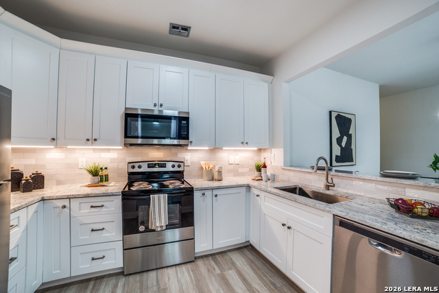 Image 10 of 25 For 7711 Broadway Str.  11b