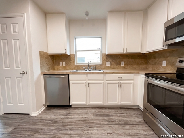 Image 6 of 17 For 9526 Ascending