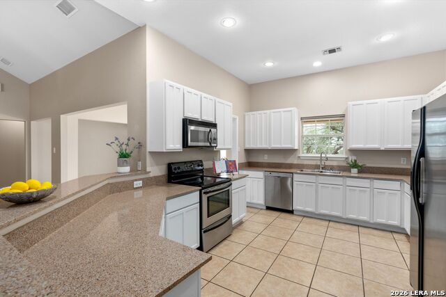 Image 16 of 37 For 26517 Glenrose S