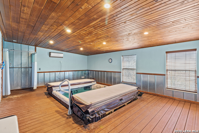 Image 21 of 39 For 10219 Rafter O