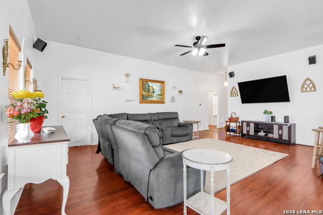 Image 20 of 33 For 13907 Bressani