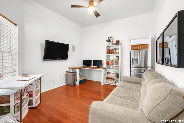 Image 23 of 33 For 13907 Bressani