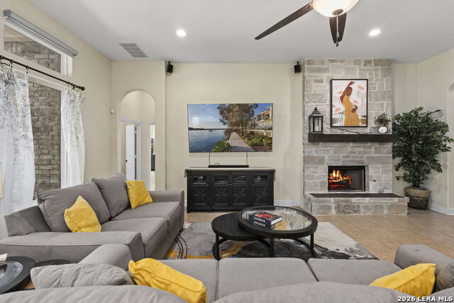 Image 6 of 48 For 12411 Magnolia Spg