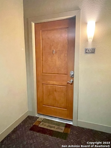 Image 3 of 29 For 7342 Oak Manor  4201