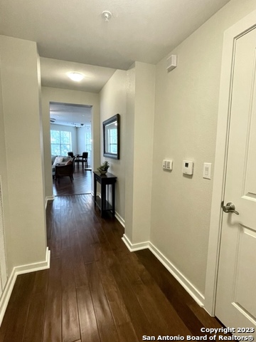 Image 4 of 29 For 7342 Oak Manor  4201