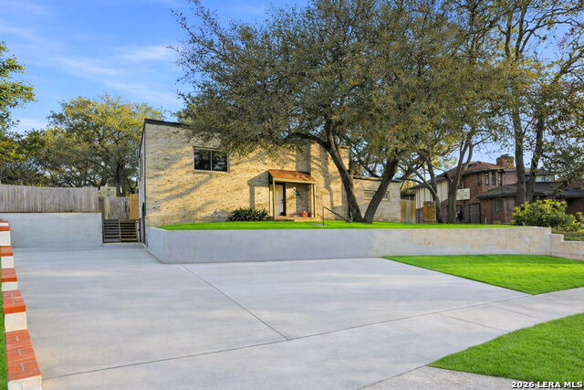 Image 2 of 31 For 1248 Abbotsbury