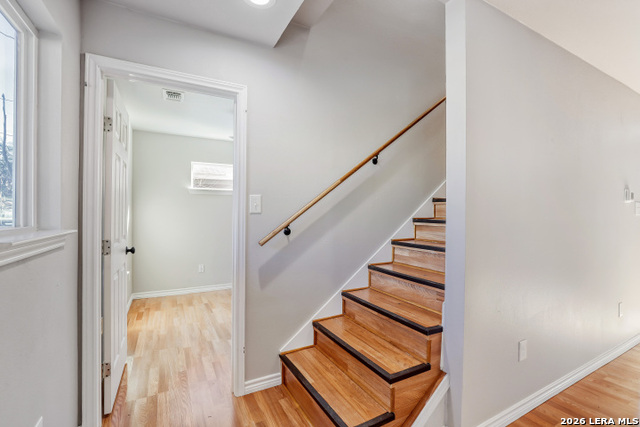 Image 14 of 27 For 323 Moselle  