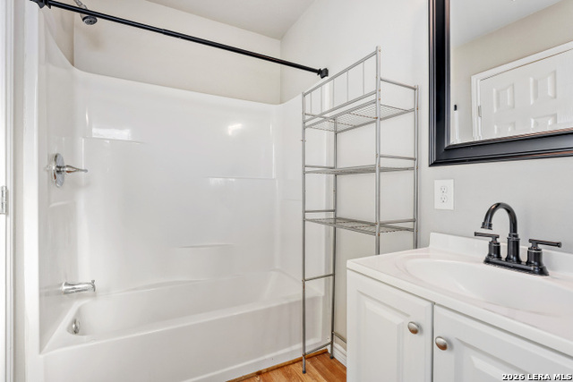 Image 22 of 27 For 323 Moselle  