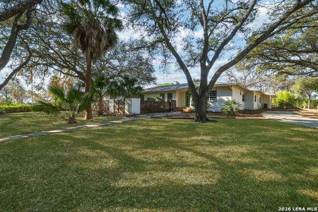 Image 2 of 40 For 825 Eventide