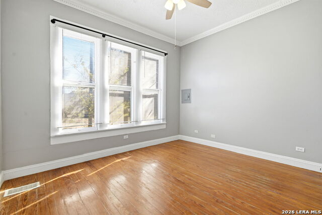 Image 10 of 16 For 419 Mistletoe W