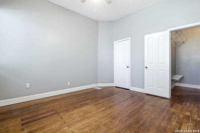 Image 12 of 16 For 419 Mistletoe W