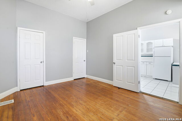 Image 6 of 16 For 419 Mistletoe W