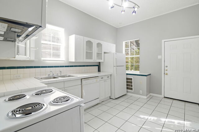 Image 9 of 16 For 419 Mistletoe W