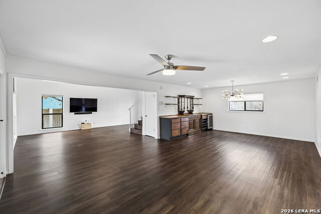 Image 14 of 33 For 54 Hampton Dr S