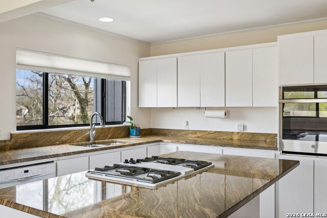 Image 16 of 33 For 54 Hampton Dr S